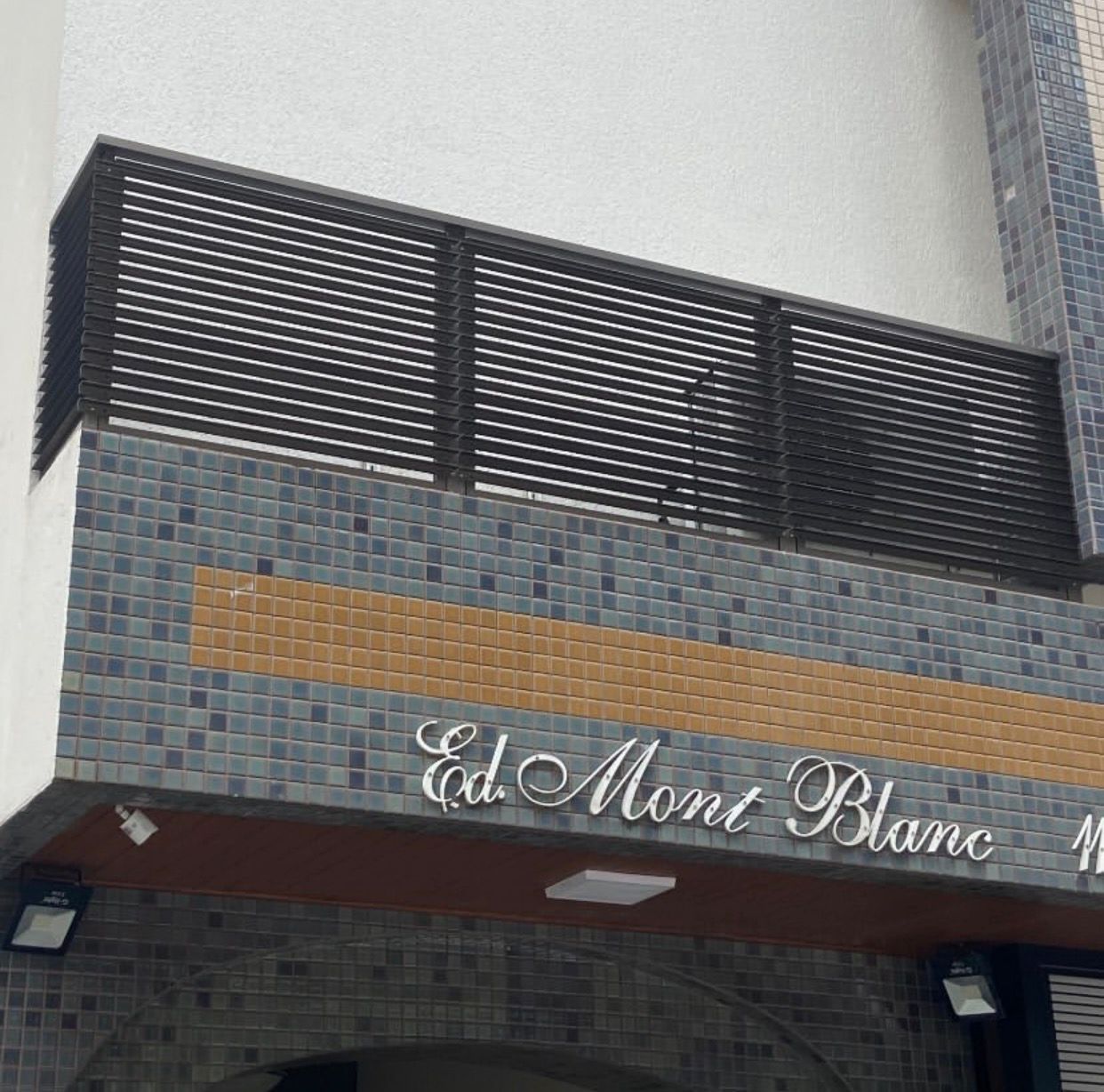 Edifício Mont Blanc, Brise e Acabamento